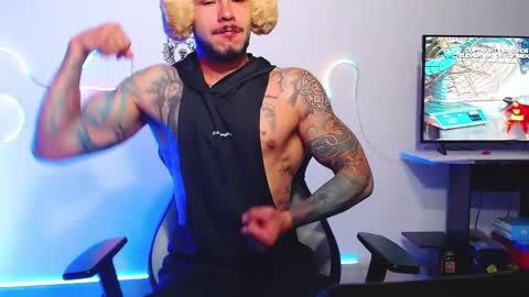 Snapshot of sebastian_025 chatting on 10-21-25, 10:05 Sebastian online show from 10-21-25, 10:05