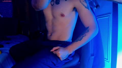 Snapshot of sebastian_foxter chatting on 01-30-25, 12:18 Sebastian online show from 01-30-25, 12:18