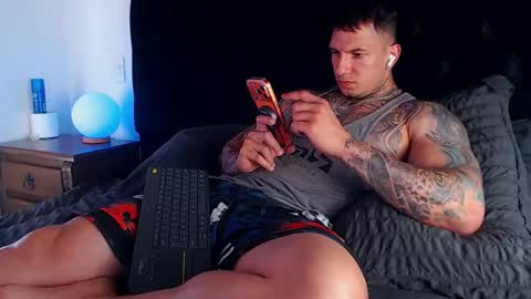 Snapshot of sebastian_muss chatting on 04-18-26, 07:07 Sebastian online show from 04-18-26, 07:07
