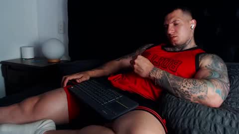 Snapshot of sebastian_muss chatting on 05-28-26, 06:49 Sebastian online show from 05-28-26, 06:49