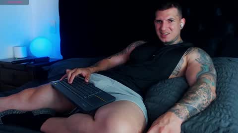 Snapshot of sebastian_muss chatting on 06-01-26, 06:20 Sebastian online show from 06-01-26, 06:20