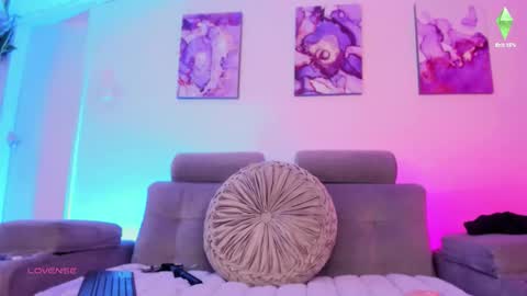     .  INDEPENDENT MODEL online show from 02-16-26, 01:40