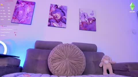     .  INDEPENDENT MODEL online show from 03-22-26, 04:32