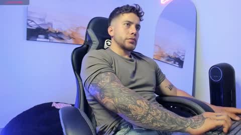 Snapshot of sebastianortizm chatting on 12-22-24, 11:31 Lucian Sinclair online show from 12-22-24, 11:31