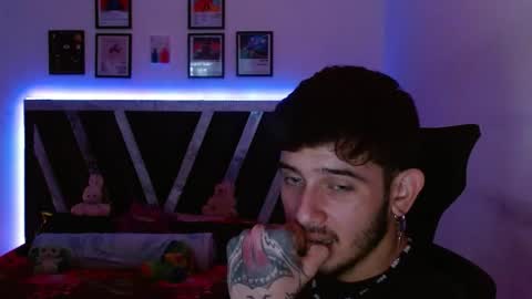 Snapshot of sebasxxl12 chatting on 11-24-25, 11:48 Sebas online show from 11-24-25, 11:48