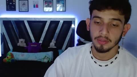 Snapshot of sebasxxl12 chatting on 12-18-25, 05:57 Sebas online show from 12-18-25, 05:57