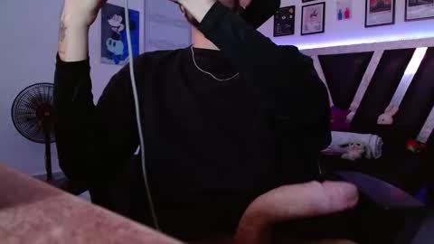 Snapshot of sebasxxl12 chatting on 01-06-26, 05:33 Sebas online show from 01-06-26, 05:33