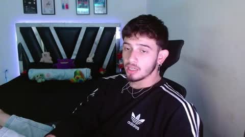 Snapshot of sebasxxl12 chatting on 01-09-26, 07:04 Sebas online show from 01-09-26, 07:04