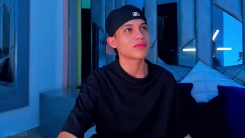 Sebastian online show from 09-23-25, 04:37