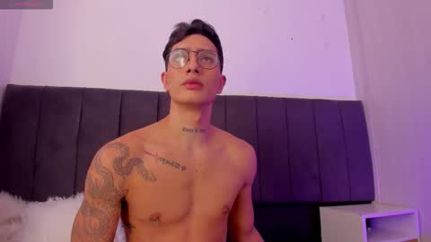 SEBASTIAN PALACIO online show from 11-23-25, 08:41