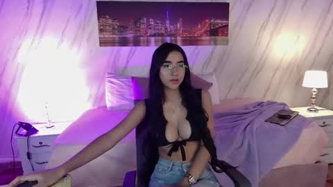 Snapshot of secret_ashley chatting on 05-22-26, 08:25 ASHLEY online show from 05-22-26, 08:25