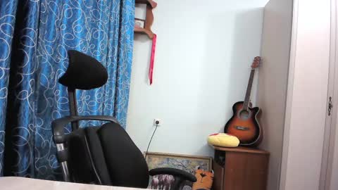 Snapshot of secret_lover_xxx chatting on 12-21-24, 10:17 Secret lover XXX online show from 12-21-24, 10:17