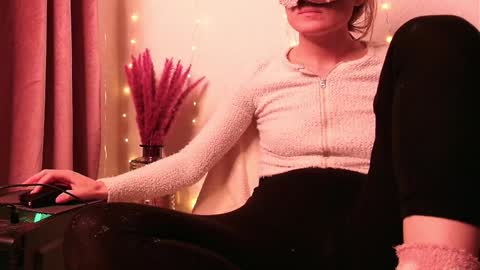 Anni online show from 01-02-25, 07:18