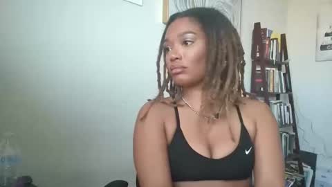 Snapshot of secretdesirecontent chatting on 02-28-25, 09:23 Priceless Domme online show from 02-28-25, 09:23