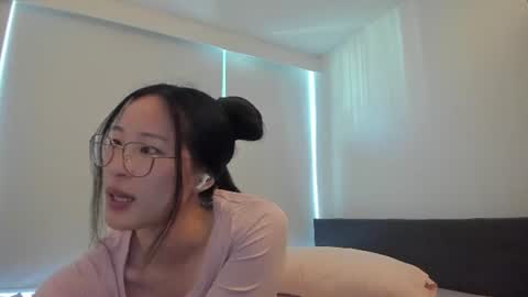 Snapshot of secretgirlfriendxo chatting on 06-18-26, 11:09 Angela online show from 06-18-26, 11:09