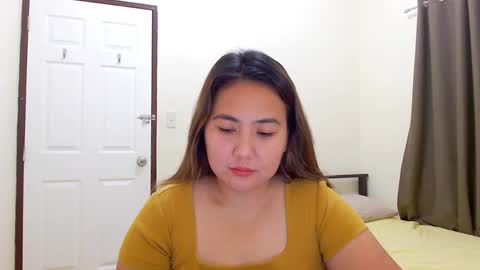 Snapshot of secretlover010101 chatting on 12-10-24, 02:27 MILAN online show from 12-10-24, 02:27