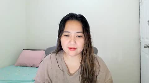 Snapshot of secretlover010101 chatting on 03-05-25, 06:12 MILAN online show from 03-05-25, 06:12