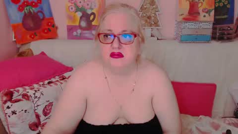 Snapshot of secretloverbbw chatting on 07-08-26, 07:07 Alice online show from 07-08-26, 07:07