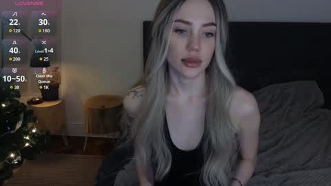 Snapshot of seduced_by_sara chatting on 12-08-24, 10:14 Sara online show from 12-08-24, 10:14