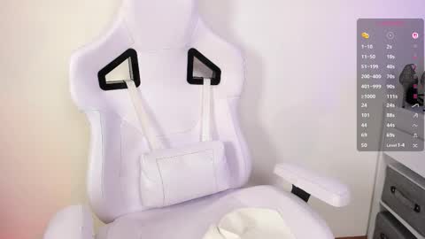 Snapshot of seductive_ava chatting on 11-14-25, 04:22 Ava online show from 11-14-25, 04:22