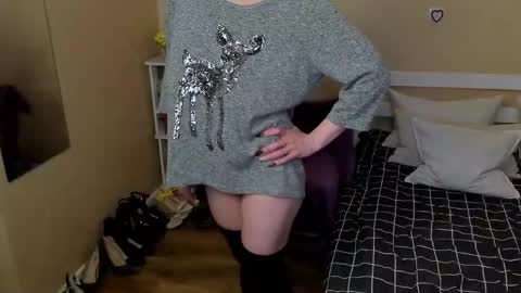 seductive_foxy_ online show from 11-22-25, 04:17