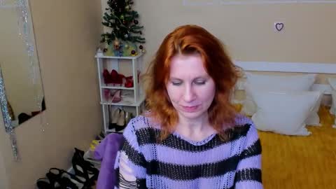 seductive_foxy_ online show from 12-19-25, 11:45