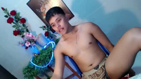 Snapshot of seductive_maxxx chatting on 06-21-26, 09:45 Max online show from 06-21-26, 09:45