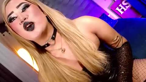Snapshot of seductive_scarllete chatting on 04-21-26, 04:34 SCARLETTE online show from 04-21-26, 04:34
