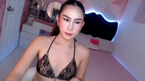 Snapshot of seductive_vana chatting on 05-16-26, 12:07 Vanessa online show from 05-16-26, 12:07