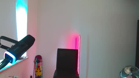 Snapshot of seductivebitxh chatting on 09-20-25, 11:22 May online show from 09-20-25, 11:22