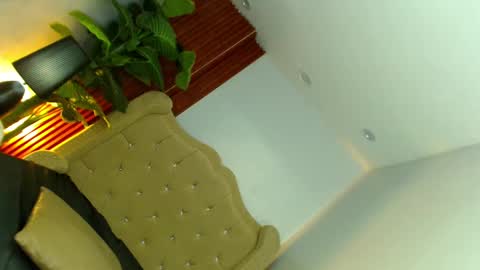 Snapshot of seductresskatarina chatting on 01-08-25, 07:45 KATARINA LUST online show from 01-08-25, 07:45