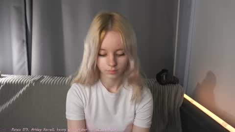 Snapshot of seebunny chatting on 07-03-26, 04:13 See Its honey bunny im Lana online show from 07-03-26, 04:13