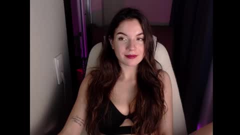 Snapshot of seeemily chatting on 12-20-24, 12:27 Emily online show from 12-20-24, 12:27