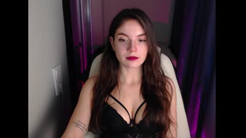 Snapshot of seeemily chatting on 03-11-25, 11:55 Emily online show from 03-11-25, 11:55