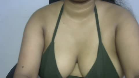 Snapshot of seema6819 chatting on 06-26-26, 05:45 Seema online show from 06-26-26, 05:45