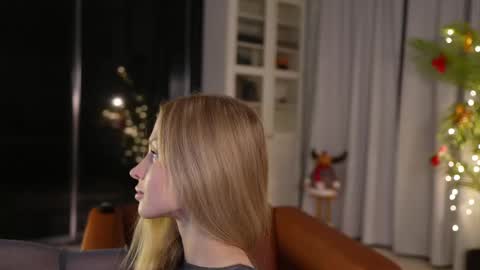 Snapshot of seeunexttime chatting on 12-20-24, 03:03 Jess online show from 12-20-24, 03:03