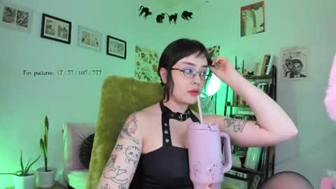 Snapshot of segismunda chatting on 07-11-26, 07:27 Luciana online show from 07-11-26, 07:27