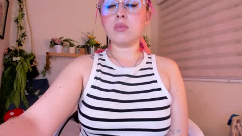 Yeyis  online show from 04-14-26, 04:07
