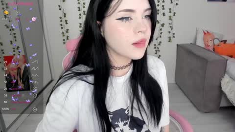 Selena  online show from 01-28-25, 05:11