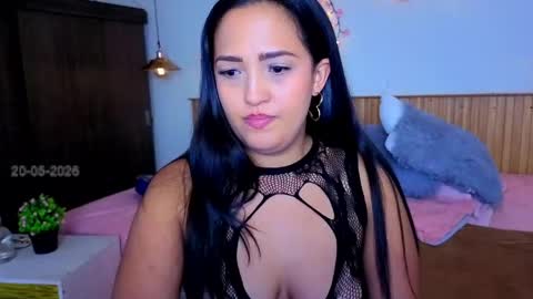 Snapshot of selena__noir chatting on 05-20-26, 07:09 Call me S E L E N A online show from 05-20-26, 07:09