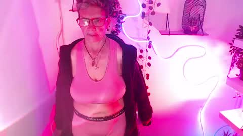 Snapshot of selena_ferreira chatting on 07-06-26, 07:16 Selena online show from 07-06-26, 07:16