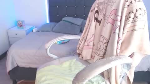 Selena online show from 03-06-26, 05:20