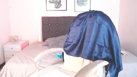 Selena online show from 04-01-26, 06:38