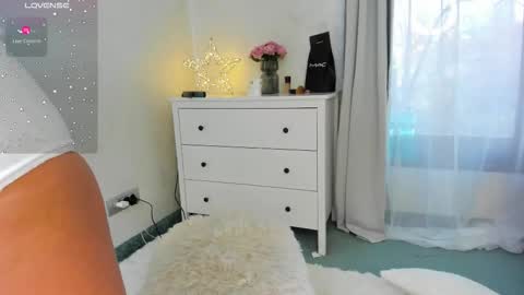 Selena online show from 03-17-26, 06:17