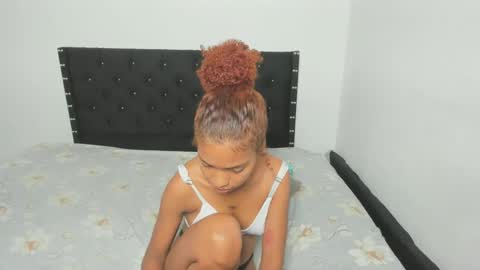 Snapshot of selena_sexi1 chatting on 09-14-25, 03:00 selena_sexi1 online show from 09-14-25, 03:00