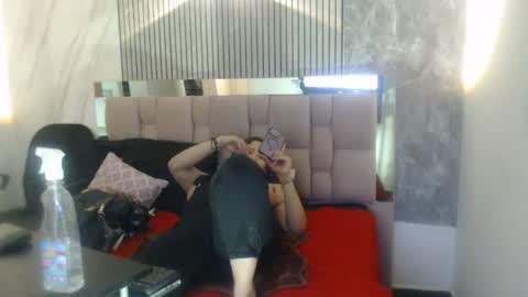 Snapshot of selena_tits_ chatting on 06-22-26, 08:17 Selena online show from 06-22-26, 08:17