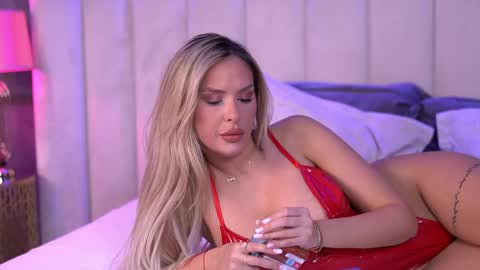 Selena online show from 03-21-26, 09:25