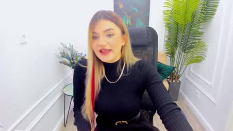 selenaemoore online show from 09-13-25, 11:32