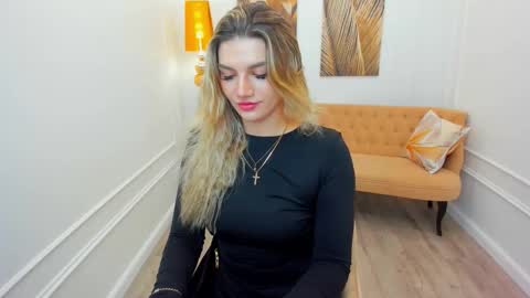 selenaemoore online show from 02-04-26, 03:23