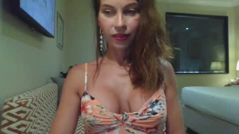 Snapshot of selenarase chatting on 06-21-26, 03:25 selenarase online show from 06-21-26, 03:25